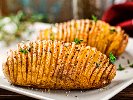 Рецепта Гарнитура от печени картофи на акордеон (ветрило) на фурна за пържоли